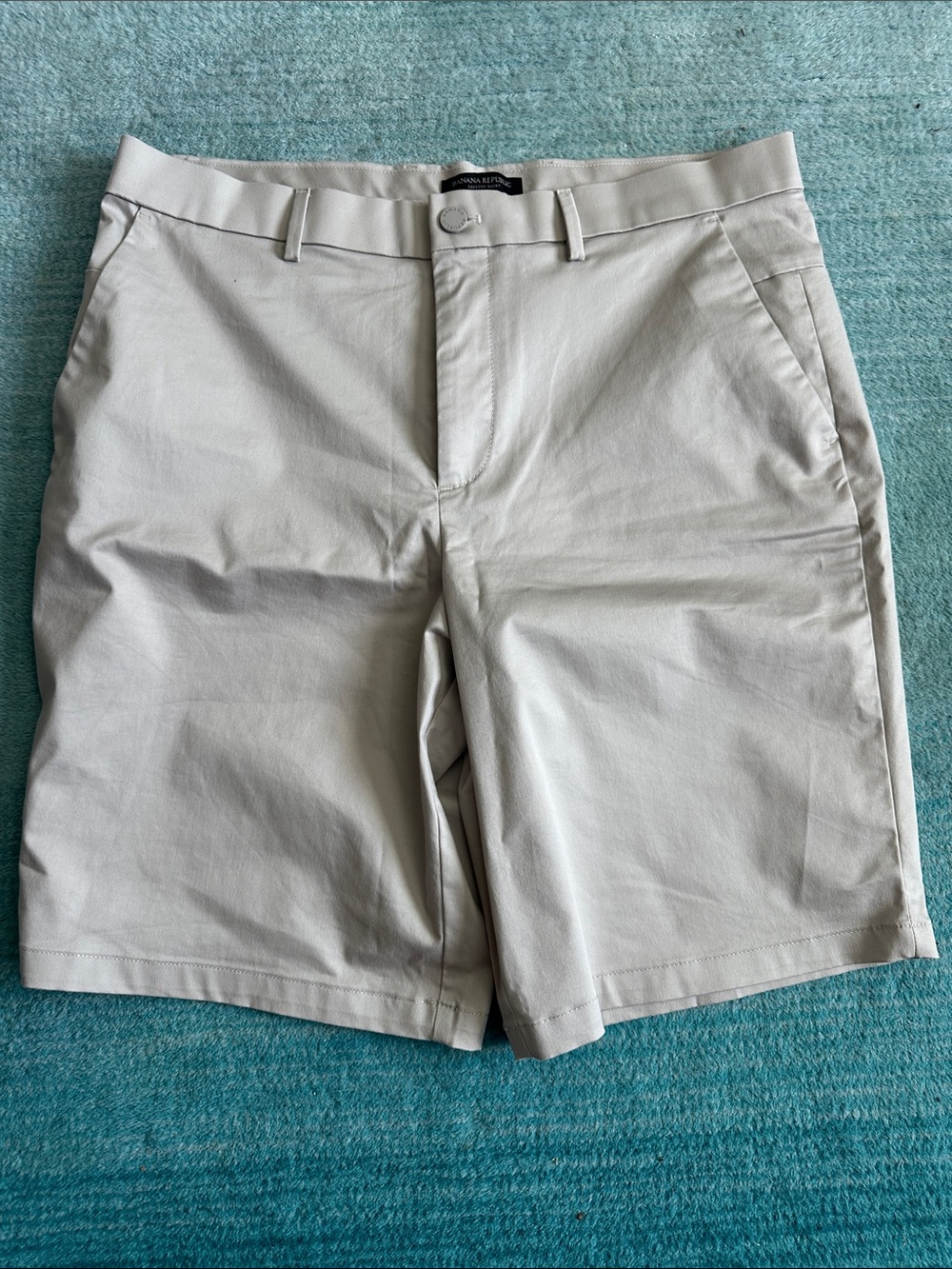Banana Republic Men’s Emerson Shorts - Beige 35